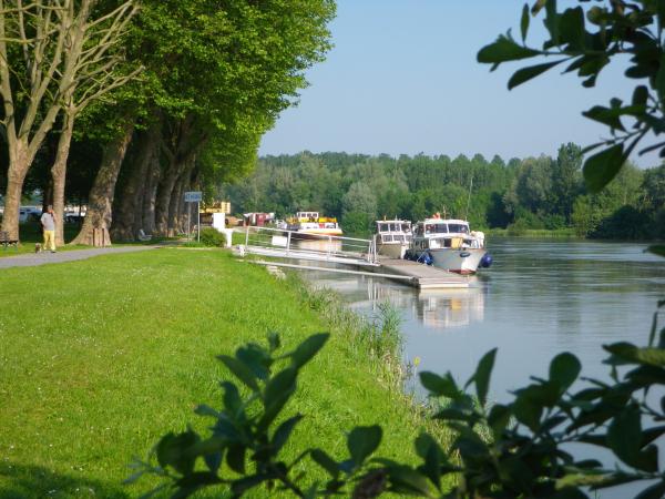 Bray-sur-Seine river stop, near Provins
